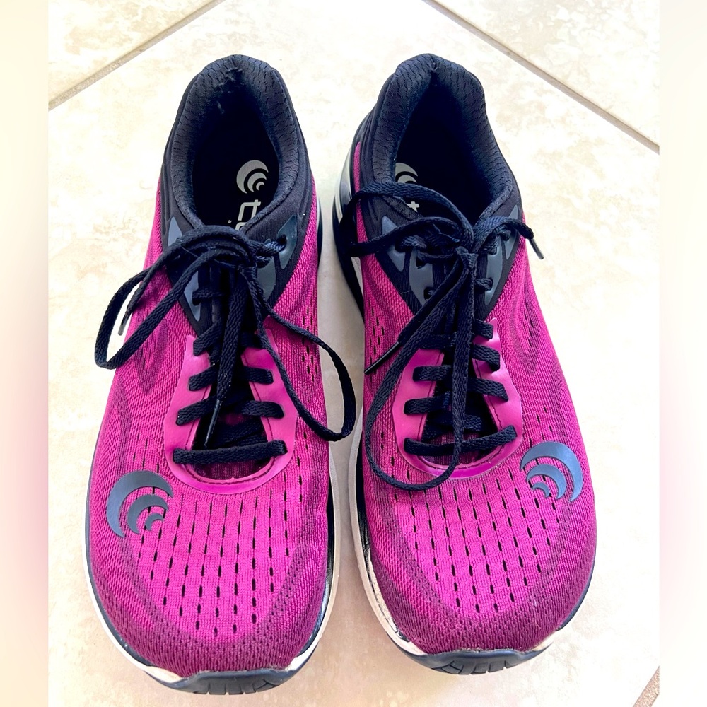 Topo UltraFly3 Running Shoes, Wine/Black, Size 8.5